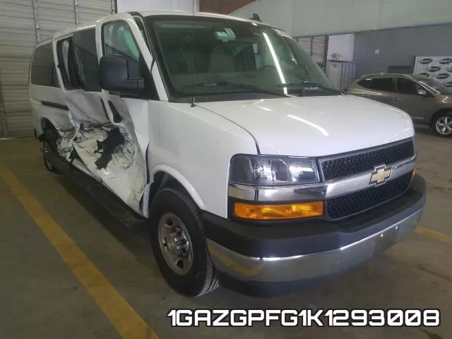 1GAZGPFG1K1293008 2019 Chevrolet Express, LT