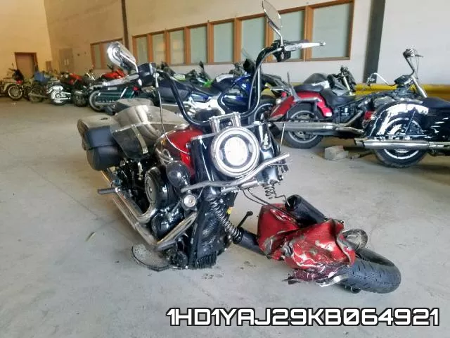 1HD1YAJ29KB064921 2019 Harley-Davidson FLHC