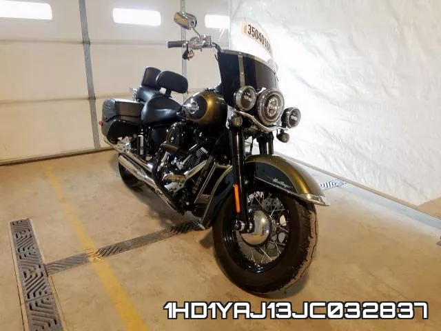 1HD1YAJ13JC032837 2018 Harley-Davidson FLHC, Heritage Classic