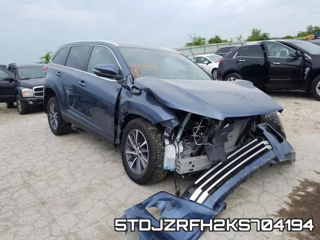 5TDJZRFH2KS704194 2019 Toyota Highlander, SE